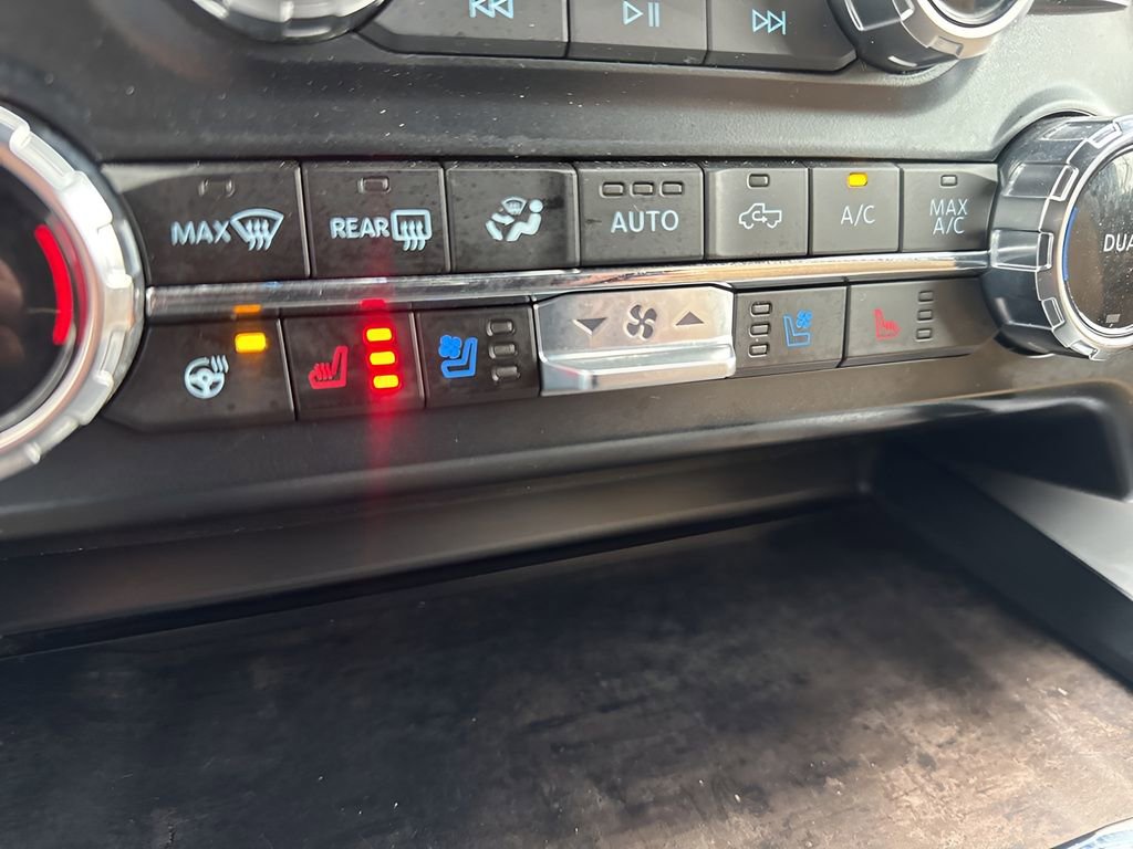 Used 2023 Ford F250 Lariat w/ Chrome Package image 22