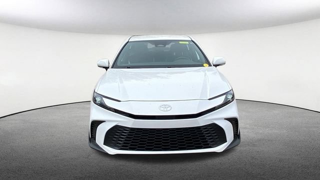 Used 2025 Toyota Camry SE FWD image 2