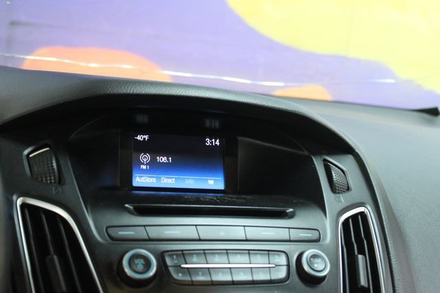 Used 2016 Ford Focus SE w/ Equipment Group 201A FWD image 17