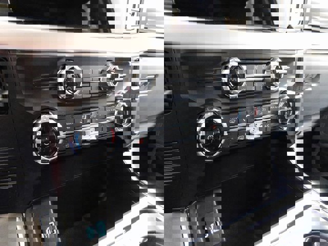 Used 2023 Ford F150 Lightning XLT image 29