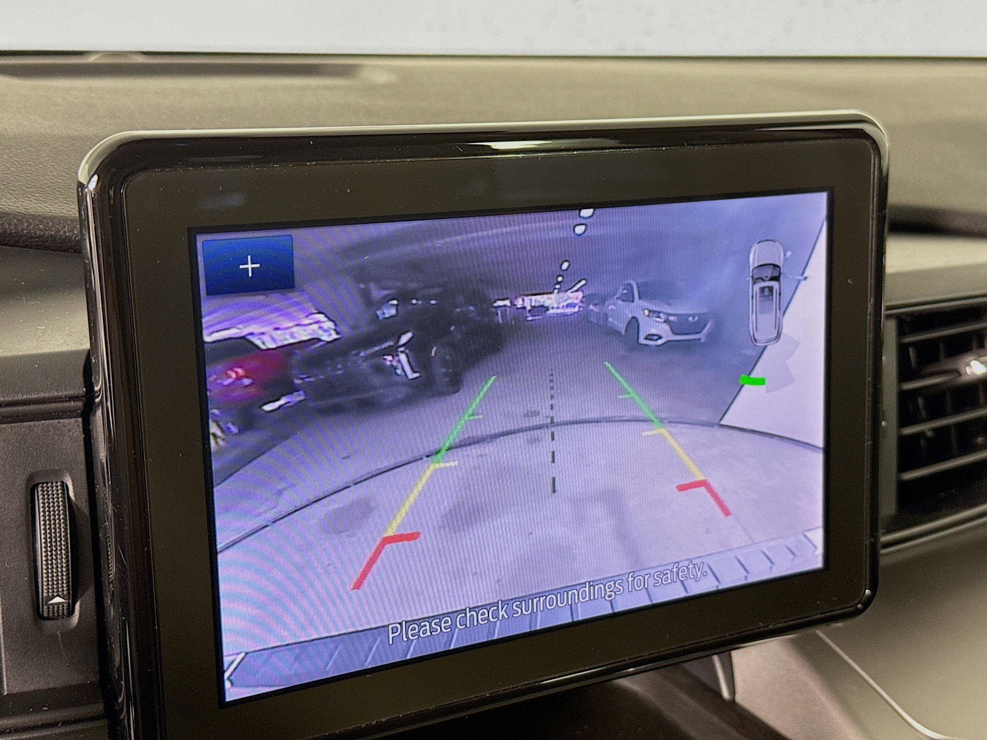 Used 2022 Ford Explorer XLT image 14