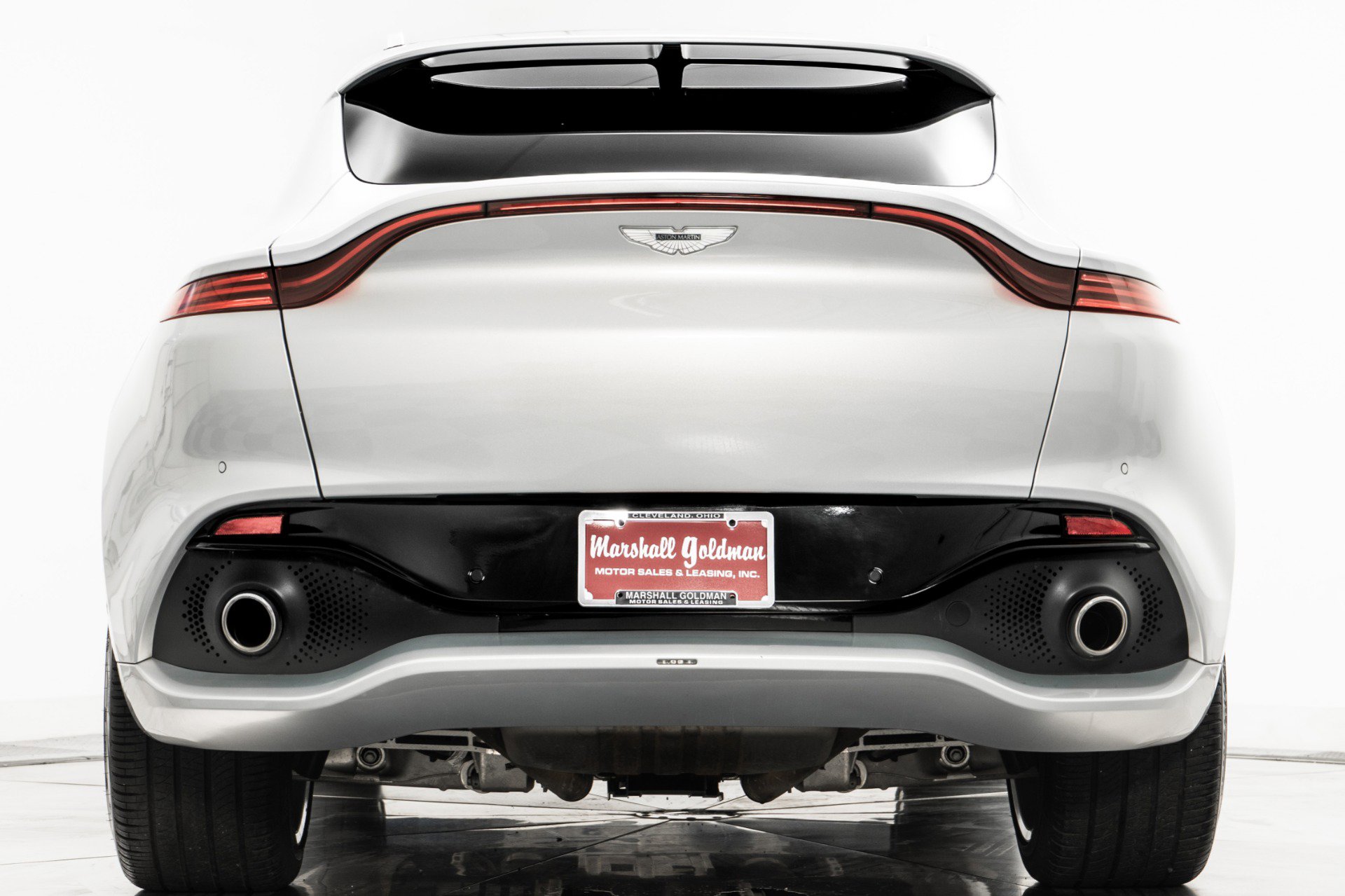 Used 2022 Aston Martin DBX image 8