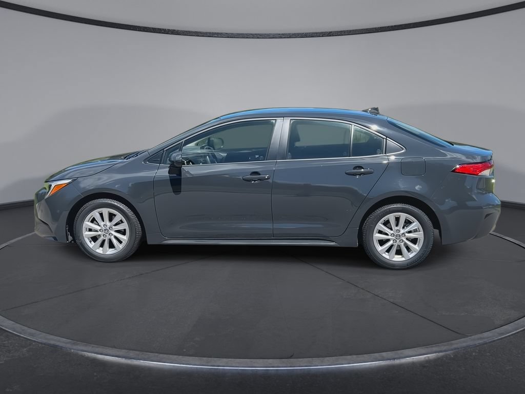 Used 2025 Toyota Corolla LE w/ LE Premium Package FWD image 5