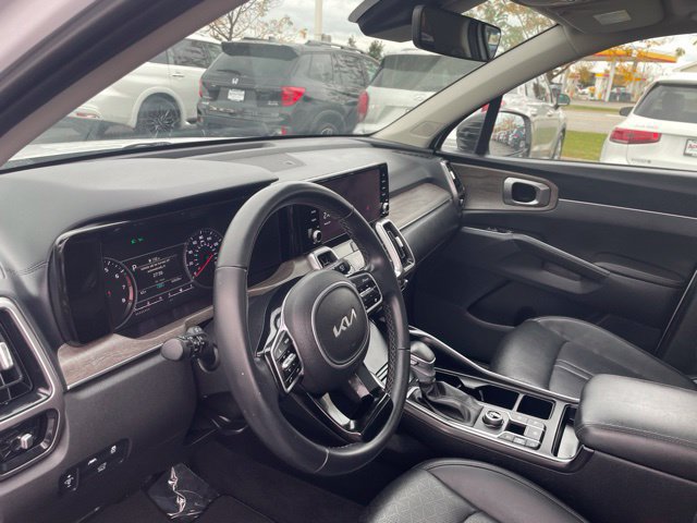 Used 2023 Kia Sorento EX w/ Panoramic Sunroof Package FWD image 11