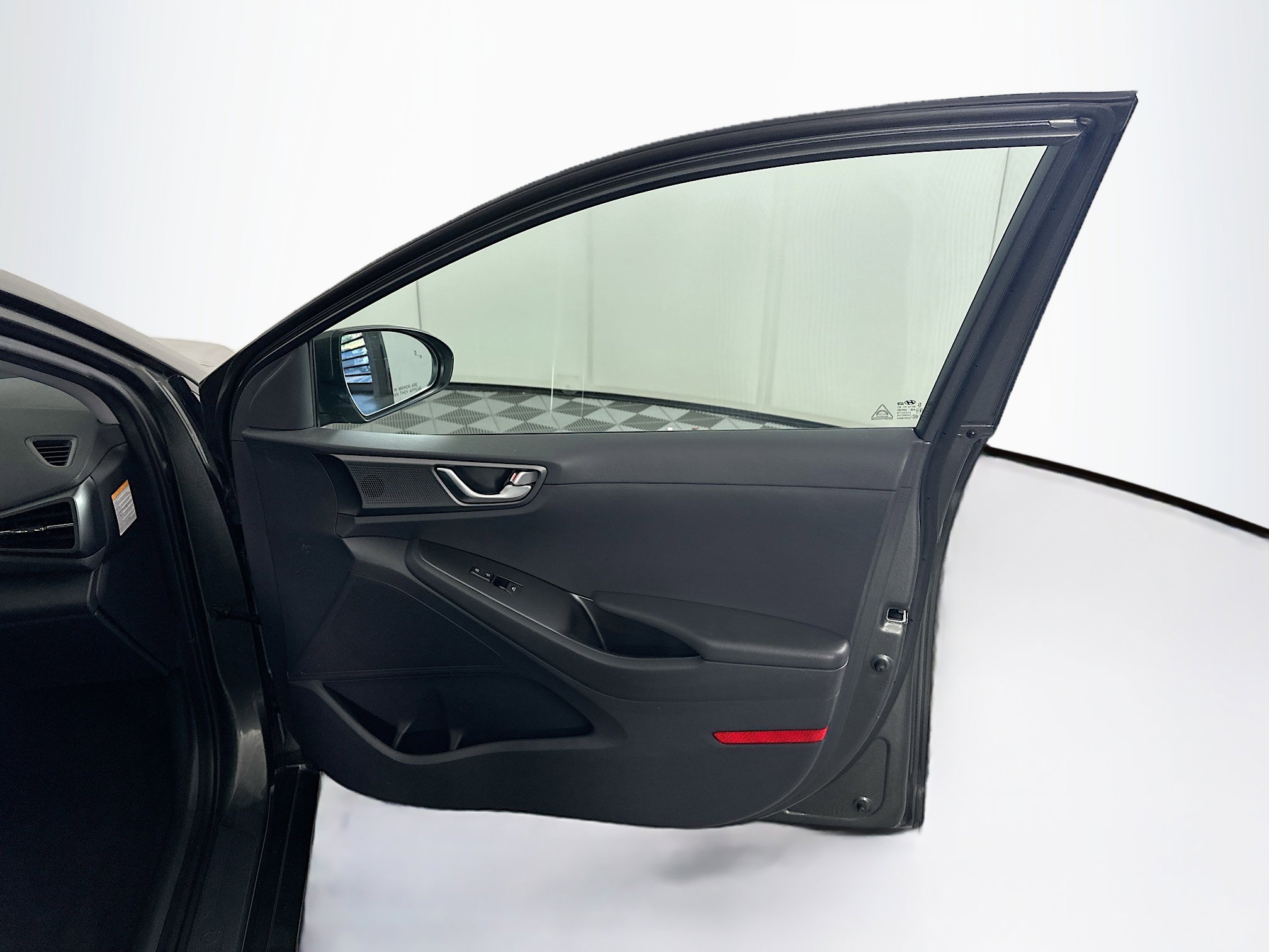 Used 2021 Hyundai Ioniq SEL FWD image 29