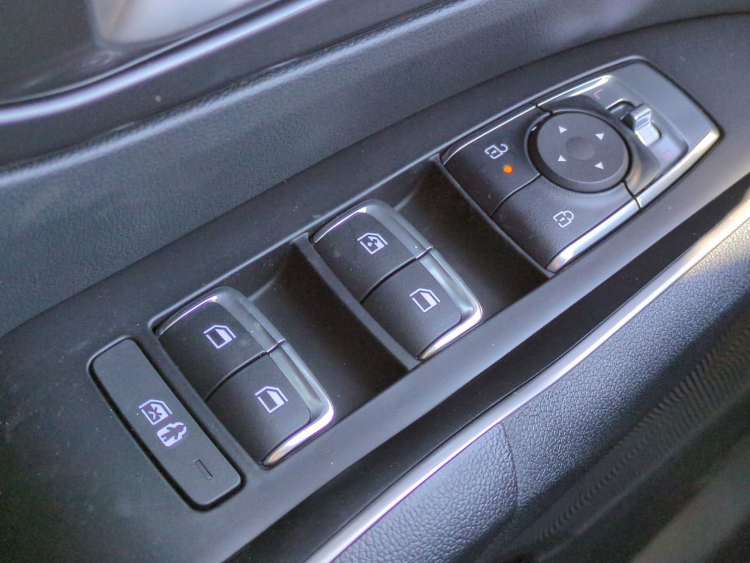 Certified 2026 Kia Sorento LX FWD image 25