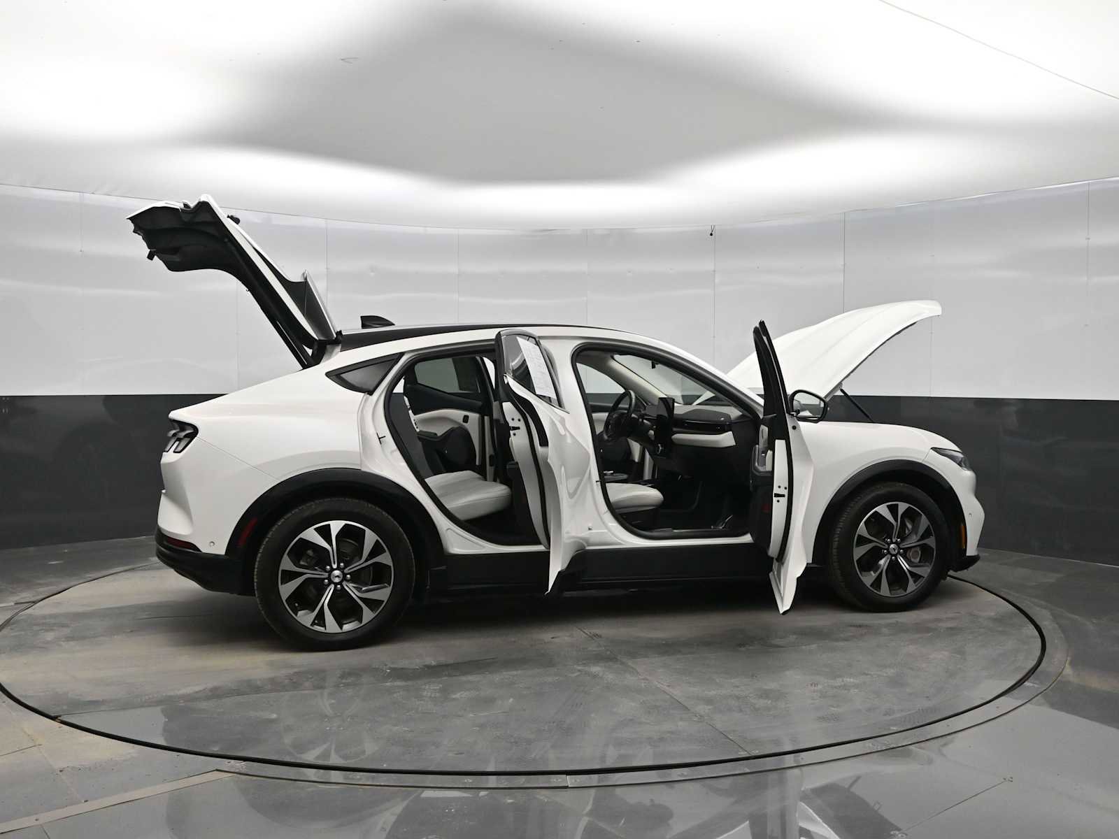 Used 2021 Ford Mustang Mach-E Premium image 37