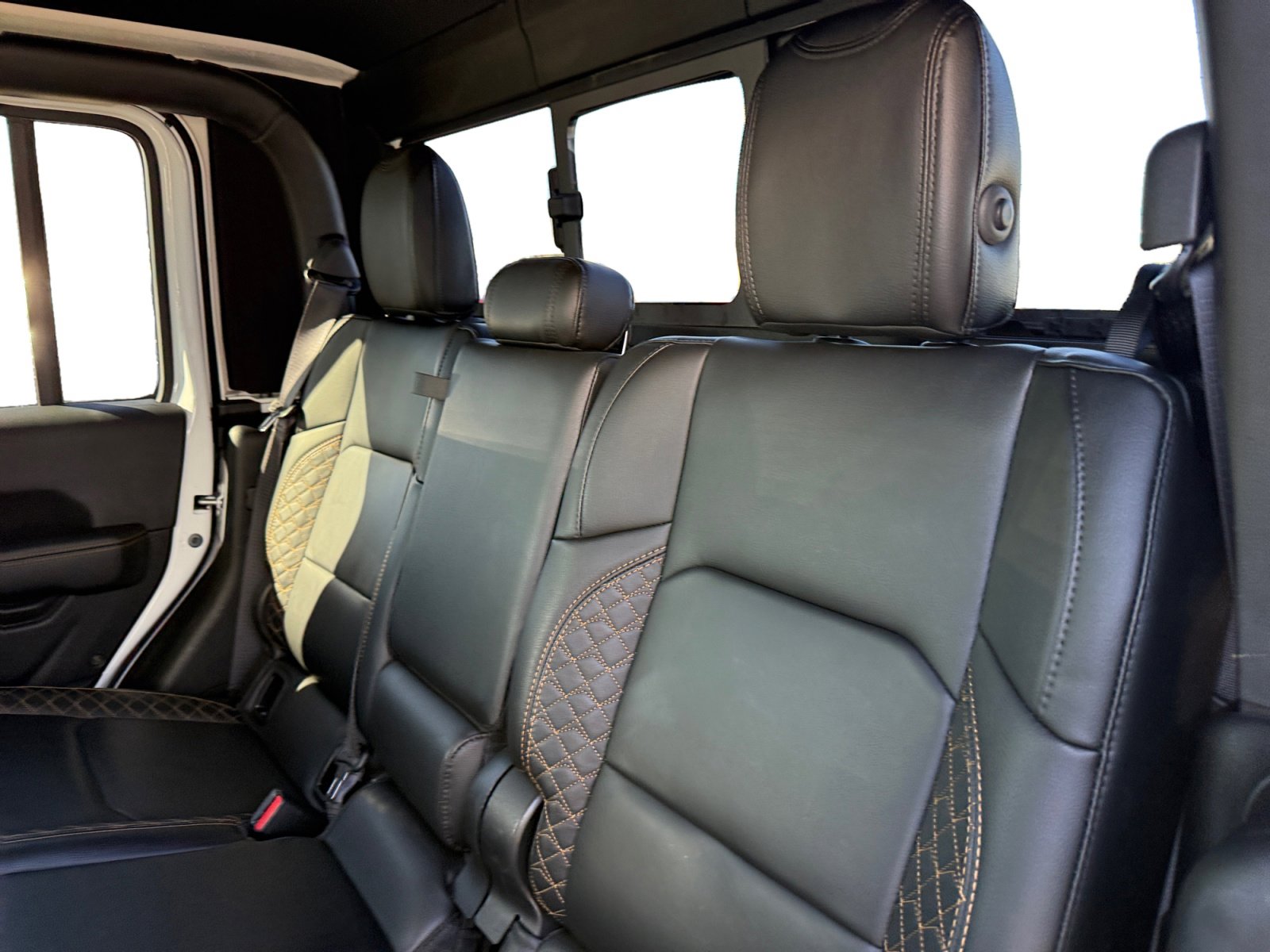 Used 2021 Jeep Gladiator Overland image 16