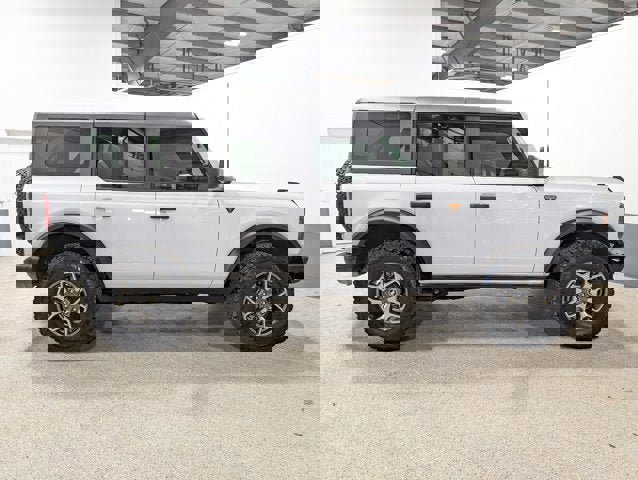 Used 2024 Ford Bronco Badlands image 2