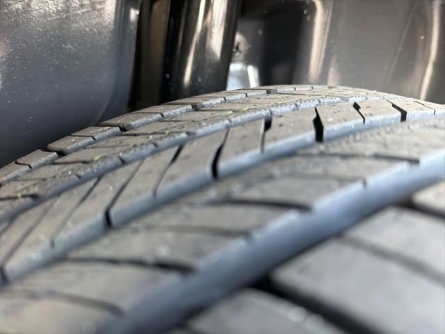 Used 2019 Jeep Cherokee Overland w/ Technology Group image 8