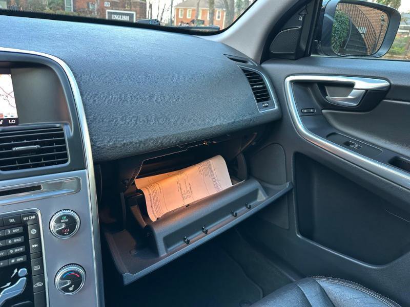 Used 2017 Volvo XC60 T6 Dynamic w/ Preferred Option Package image 37