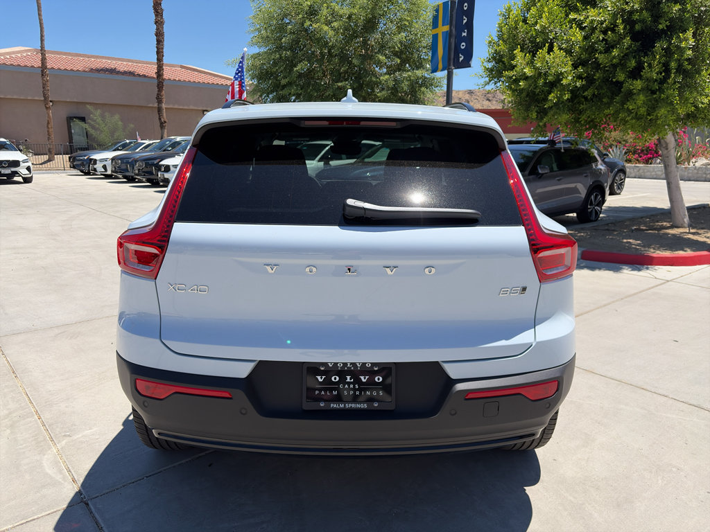 New 2026 Volvo XC40 B5 Core AWD/4WD image 5