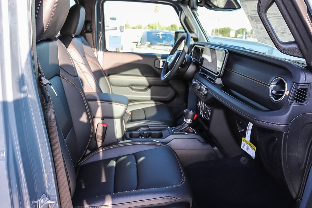New 2026 Jeep Wrangler Unlimited Sahara AWD/4WD image 21