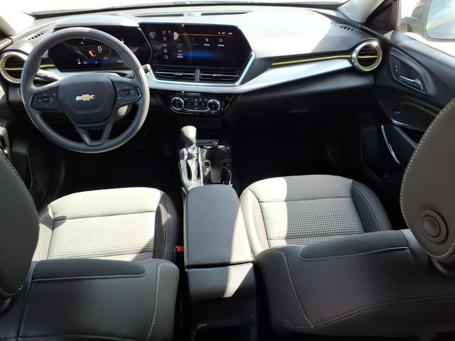 Used 2026 Chevrolet Trax LT FWD image 16