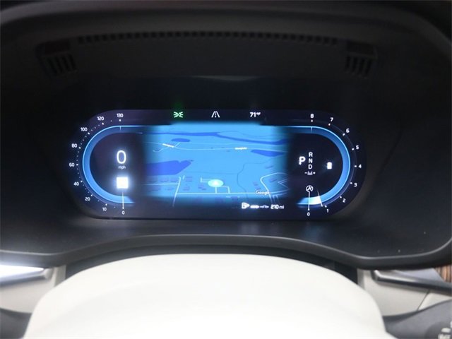 Used 2022 Volvo XC60 B5 Momentum w/ Climate Package image 10