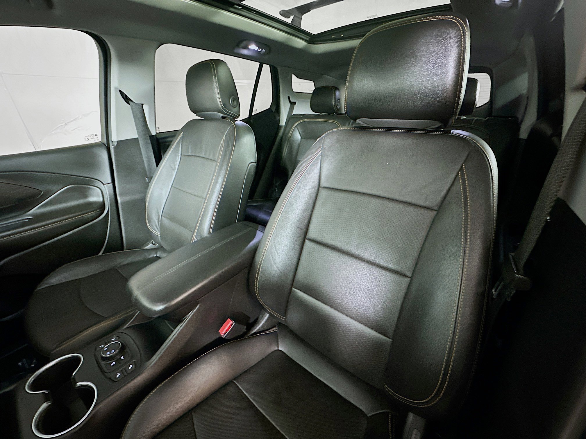 Used 2020 GMC Terrain SLT w/ Preferred Package AWD/4WD image 19