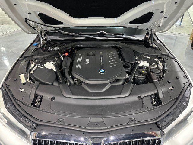 Used 2017 BMW 740i xDrive AWD/4WD image 20