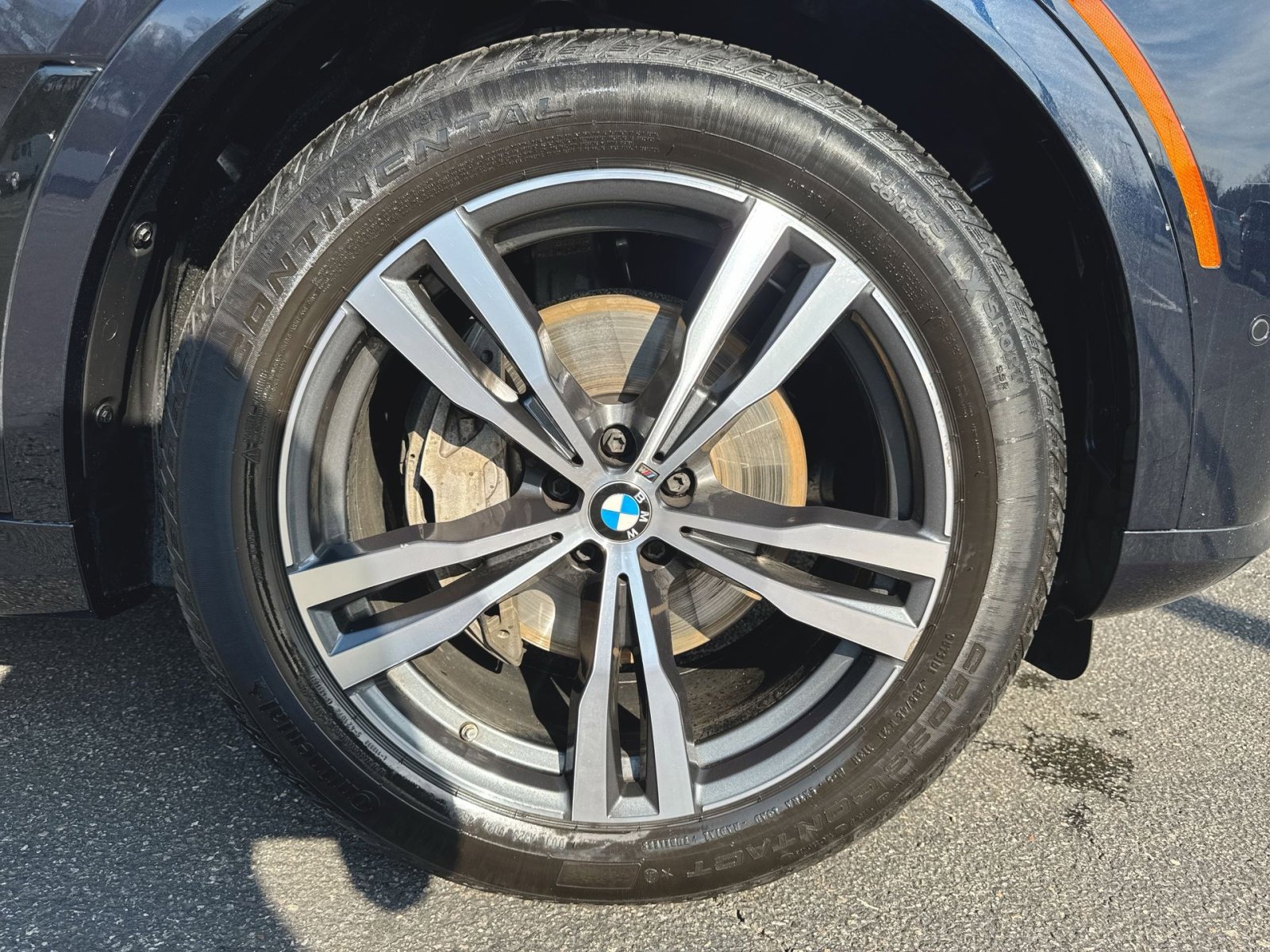 Used 2023 BMW X7 xDrive40i w/ M Sport Package image 2