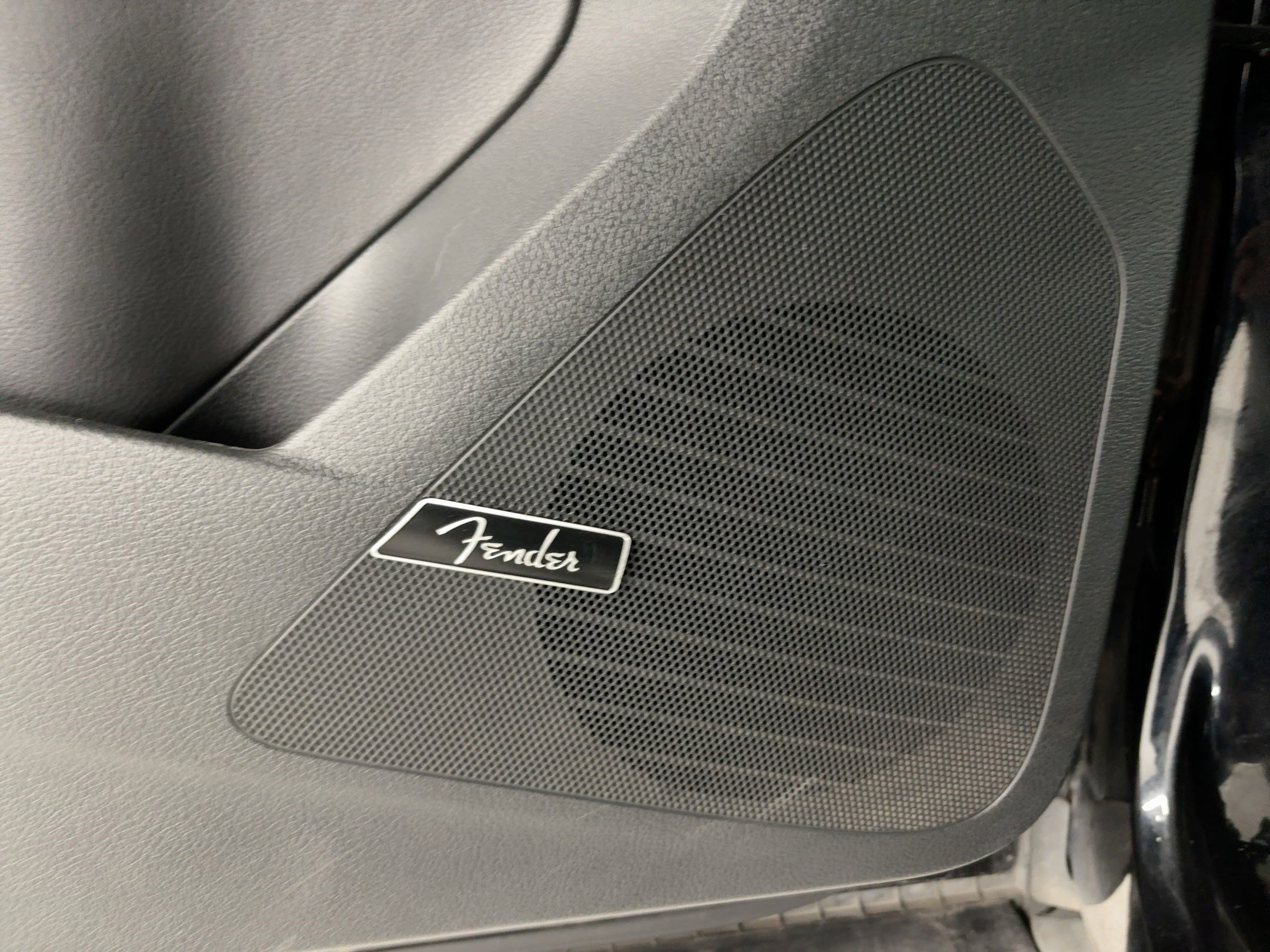 Used 2017 Volkswagen Tiguan SEL image 22