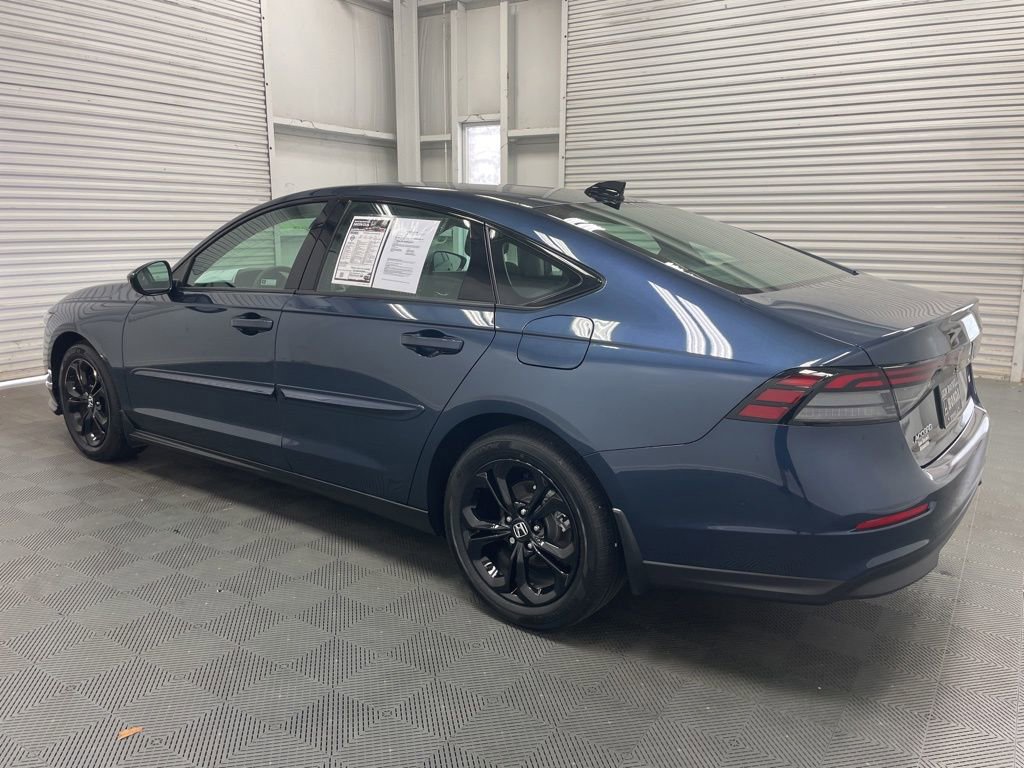Used 2025 Honda Accord SE image 6