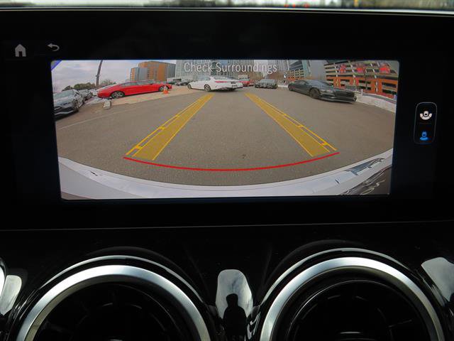 Used 2025 Mercedes-Benz GLB 250 4MATIC image 16