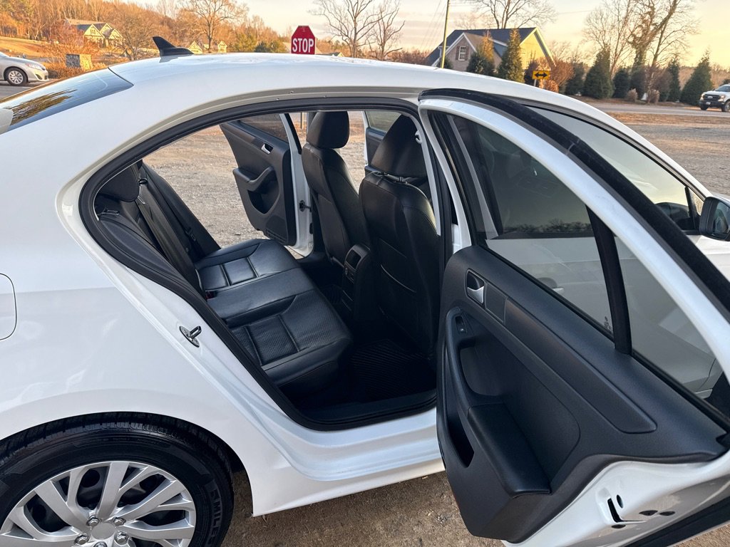 Used 2014 Volkswagen Jetta SE image 12
