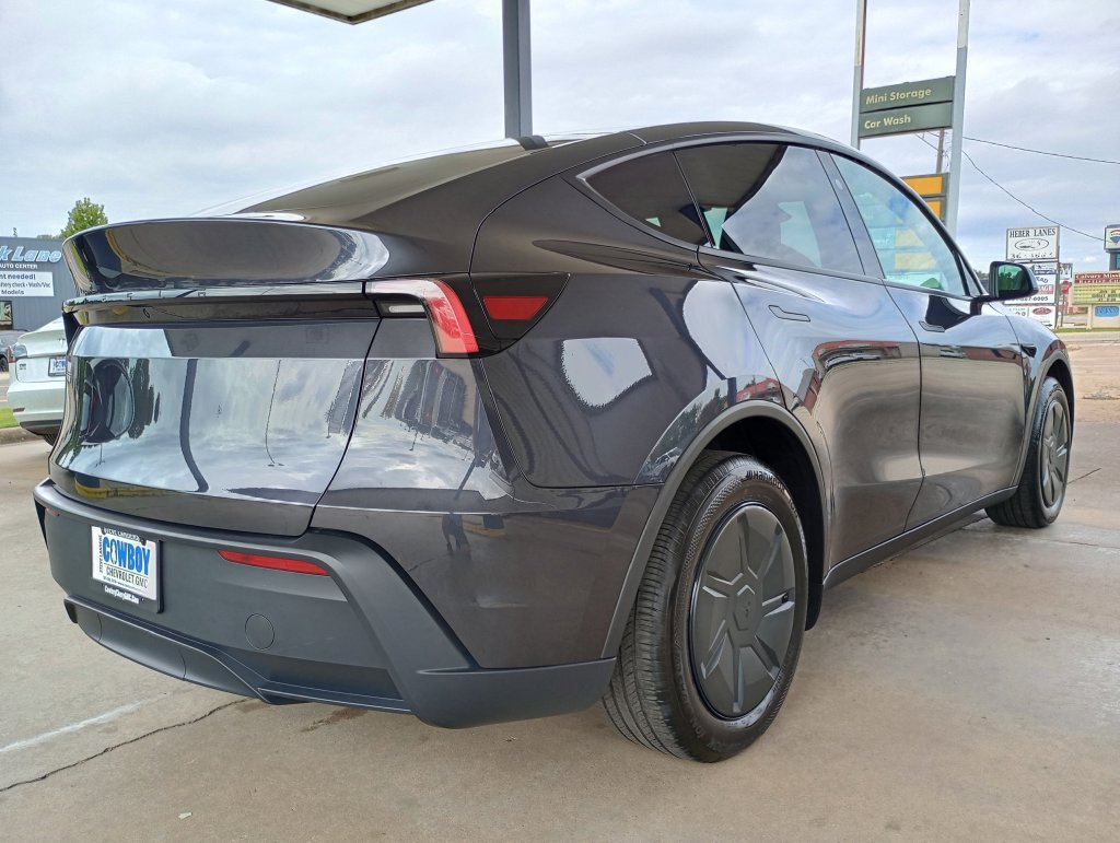 Used 2026 Tesla Model Y 2WD image 5