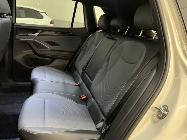 New 2026 Volkswagen Tiguan SE R-Line AWD/4WD image 21