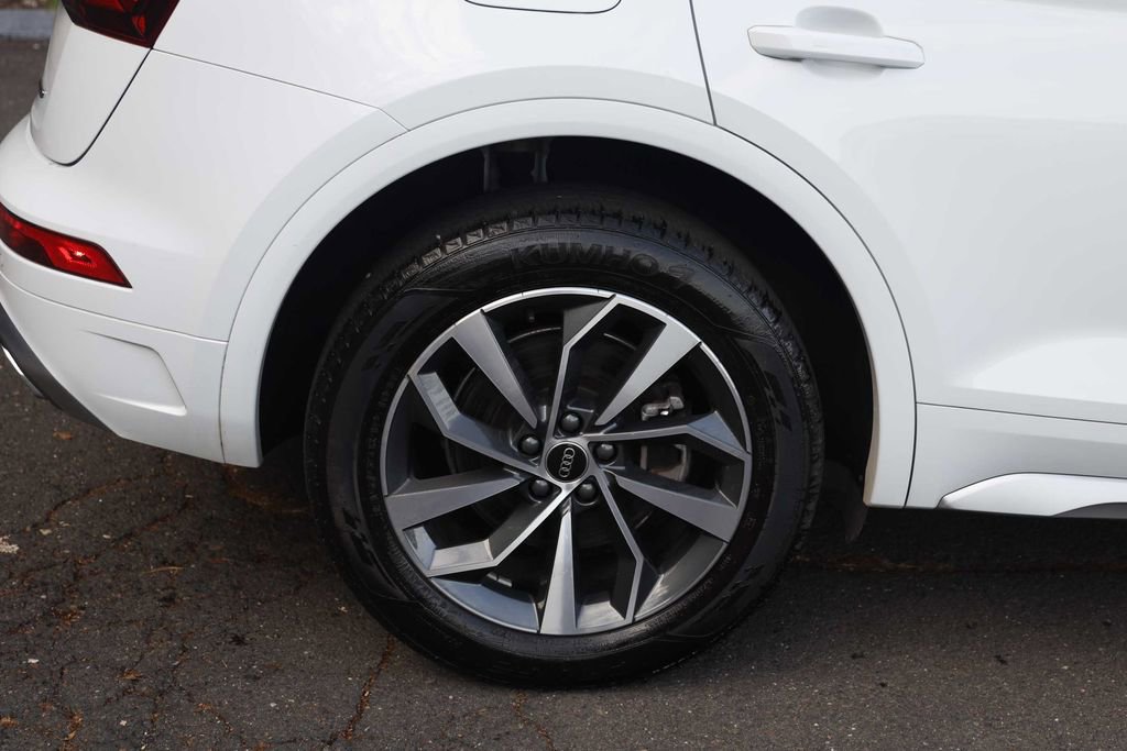 Used 2023 Audi Q5 2.0T Premium w/ Convenience Package image 6
