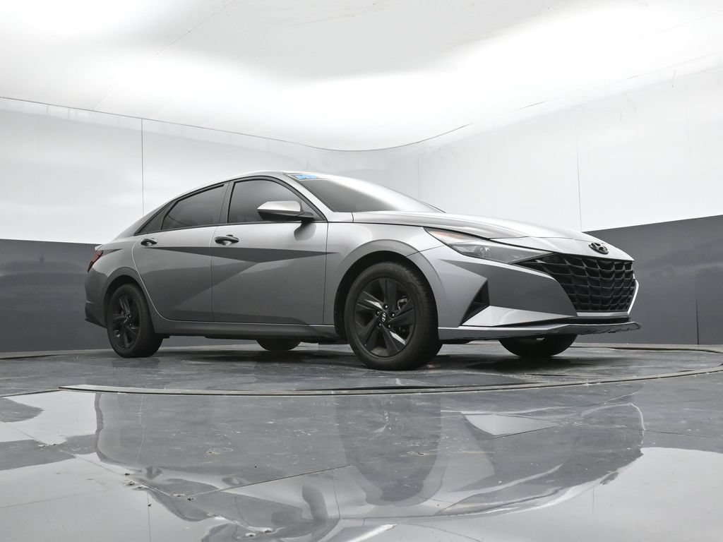 Used 2023 Hyundai Elantra SEL w/ Cargo Package FWD image 43