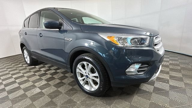 Used 2019 Ford Escape SE FWD video 2