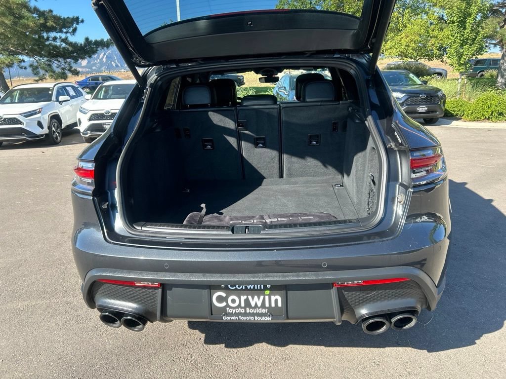 Used 2023 Porsche Macan Turbo AWD/4WD image 17