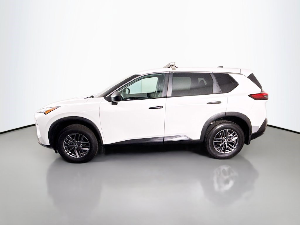 Used 2022 Nissan Rogue S AWD/4WD image 6