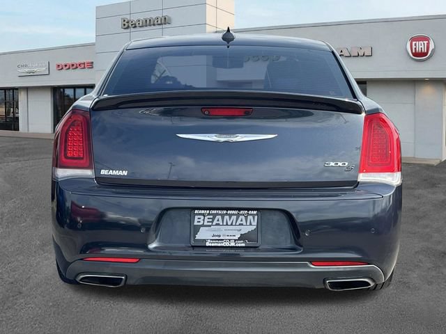 Used 2017 Chrysler 300 S w/ 300S Premium Group RWD image 6