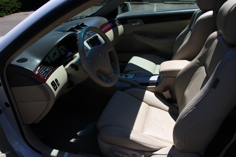 Used 2004 Toyota Solara SLE FWD image 5