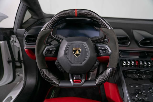 Used 2019 Lamborghini Huracan LP 580-2 RWD image 17