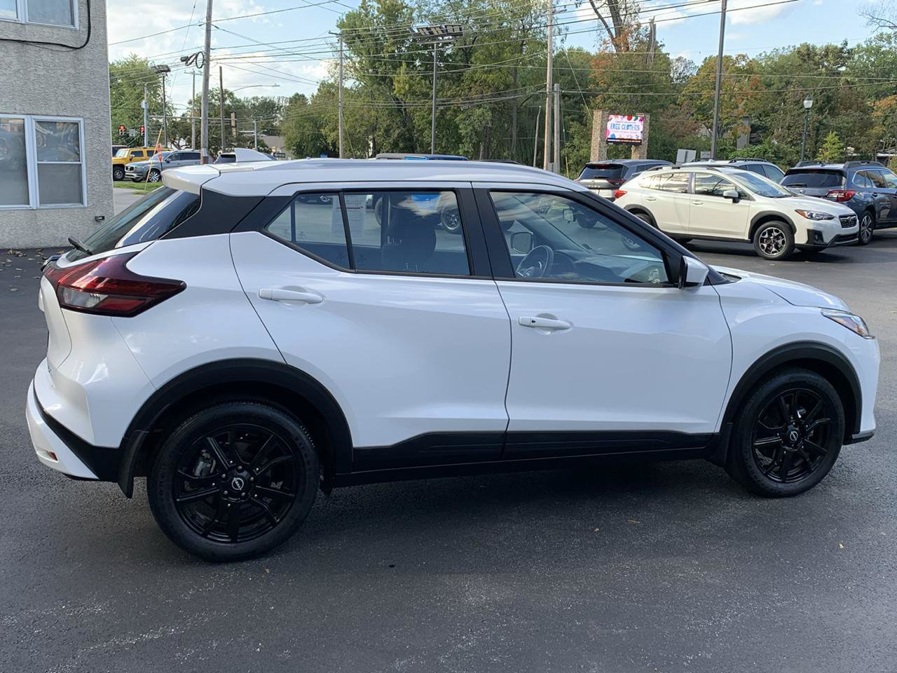 Used 2023 Nissan Kicks SV FWD image 5