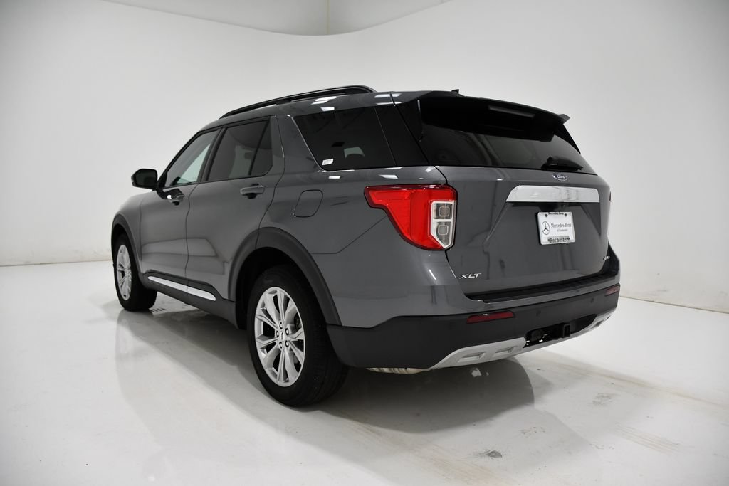Used 2024 Ford Explorer XLT w/ Equipment Group 202A AWD/4WD image 3