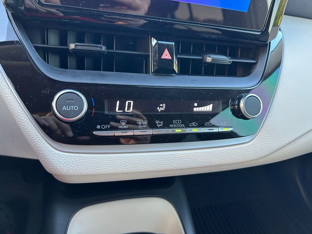 Used 2026 Toyota Corolla LE FWD image 25