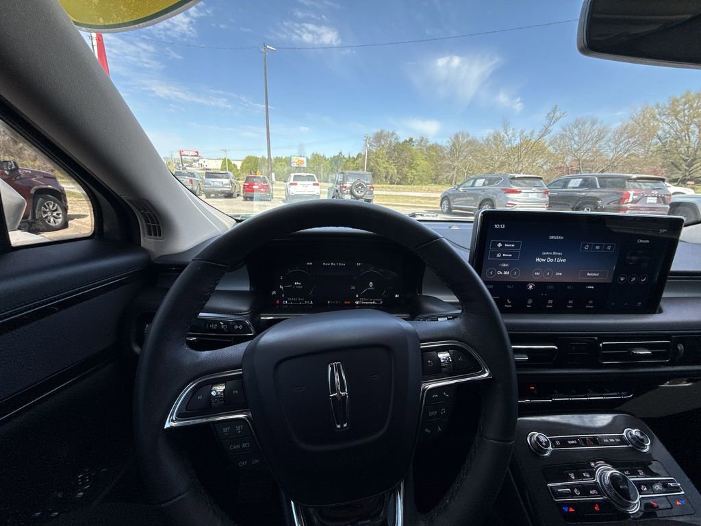 Used 2023 Lincoln Nautilus FWD w/ Premium Package image 17