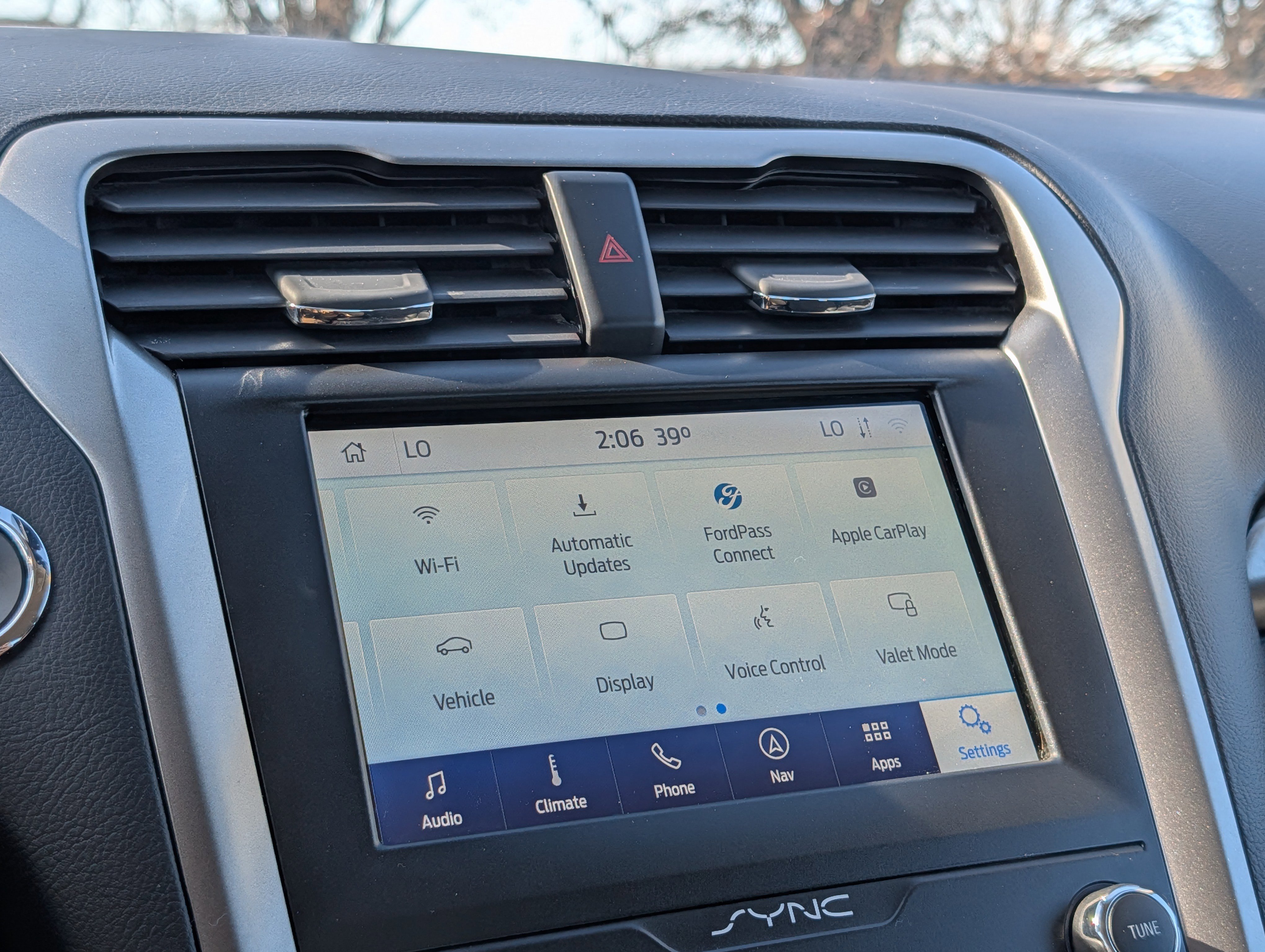 Used 2020 Ford Fusion SE image 22