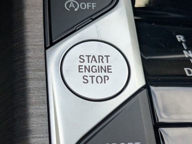 New 2026 BMW 330i Sedan w/ Convenience Package image 31