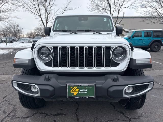 Used 2024 Jeep Wrangler Sahara image 2