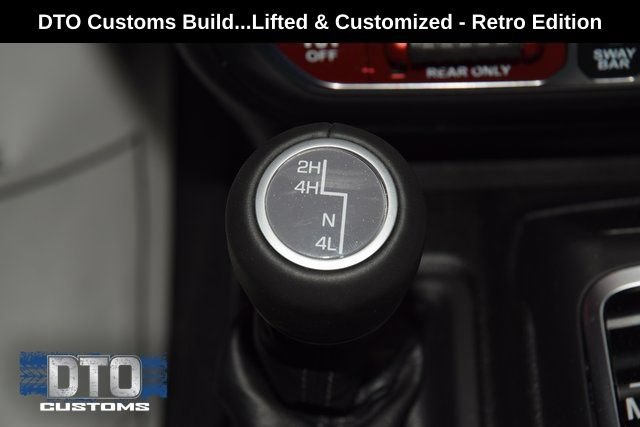 Used 2025 Jeep Wrangler Unlimited Rubicon w/ Convenience Group AWD/4WD image 36