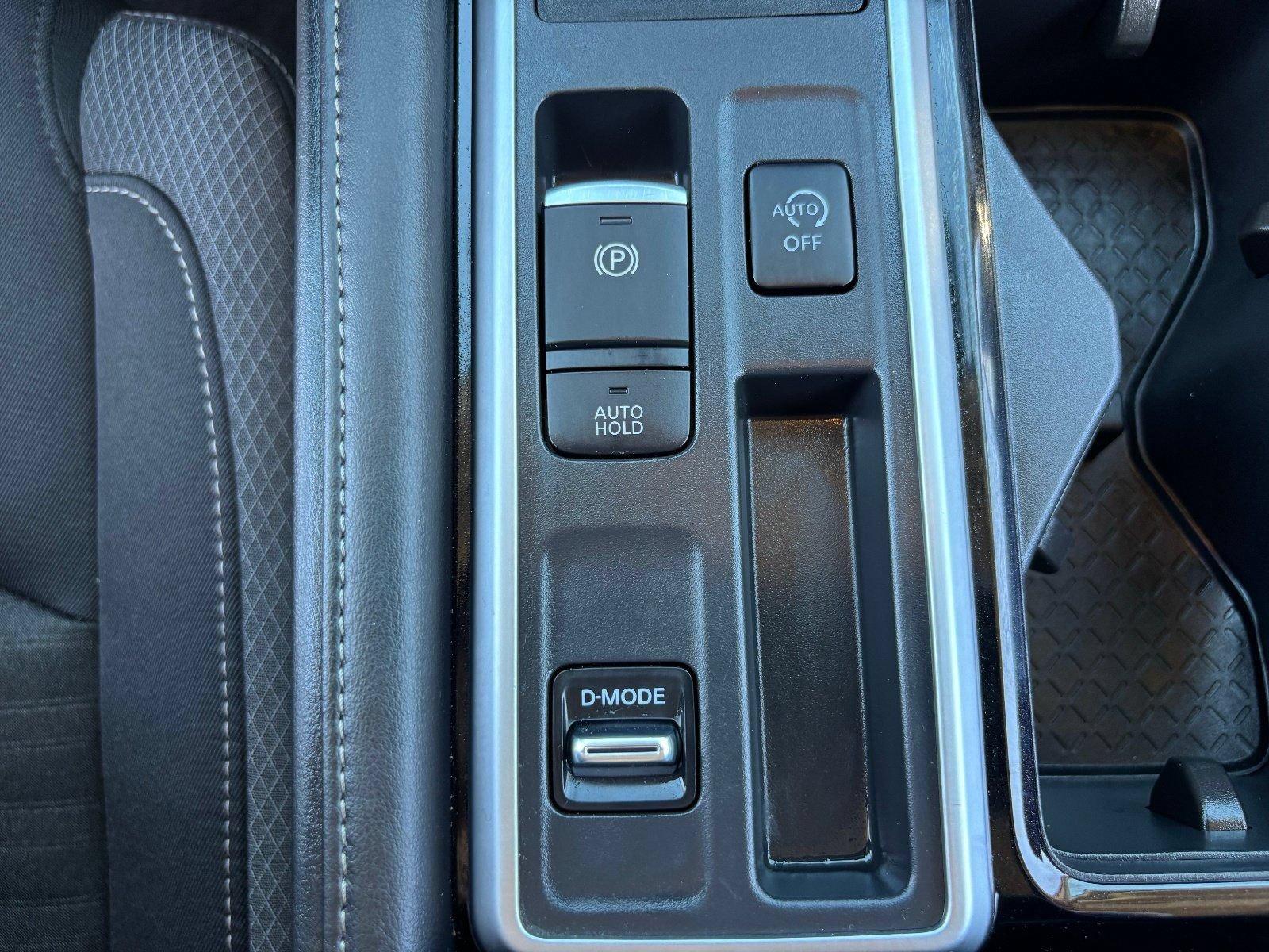 Certified 2025 Nissan Pathfinder SV FWD image 27
