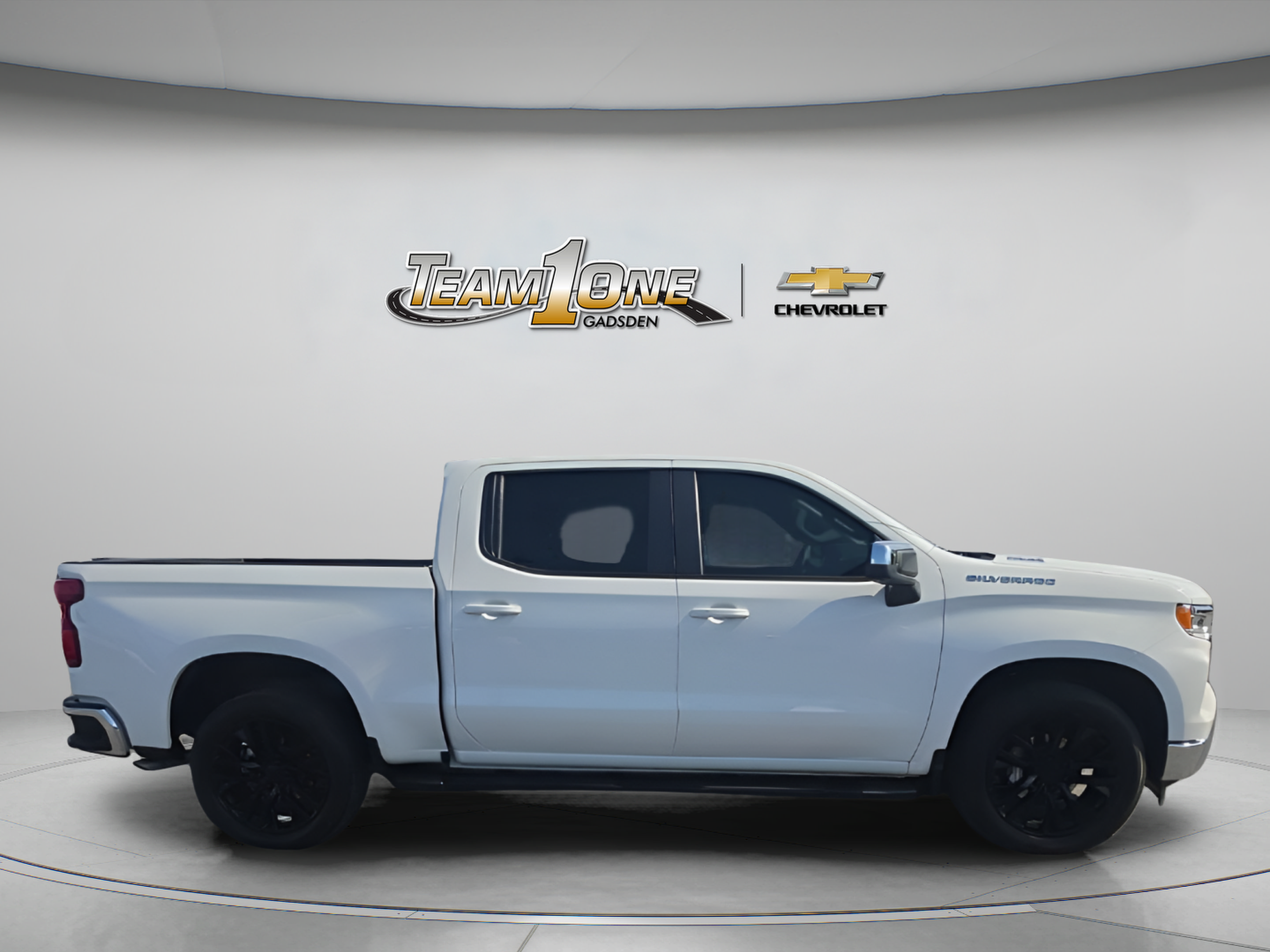 Used 2025 Chevrolet Silverado 1500 LT RWD image 9