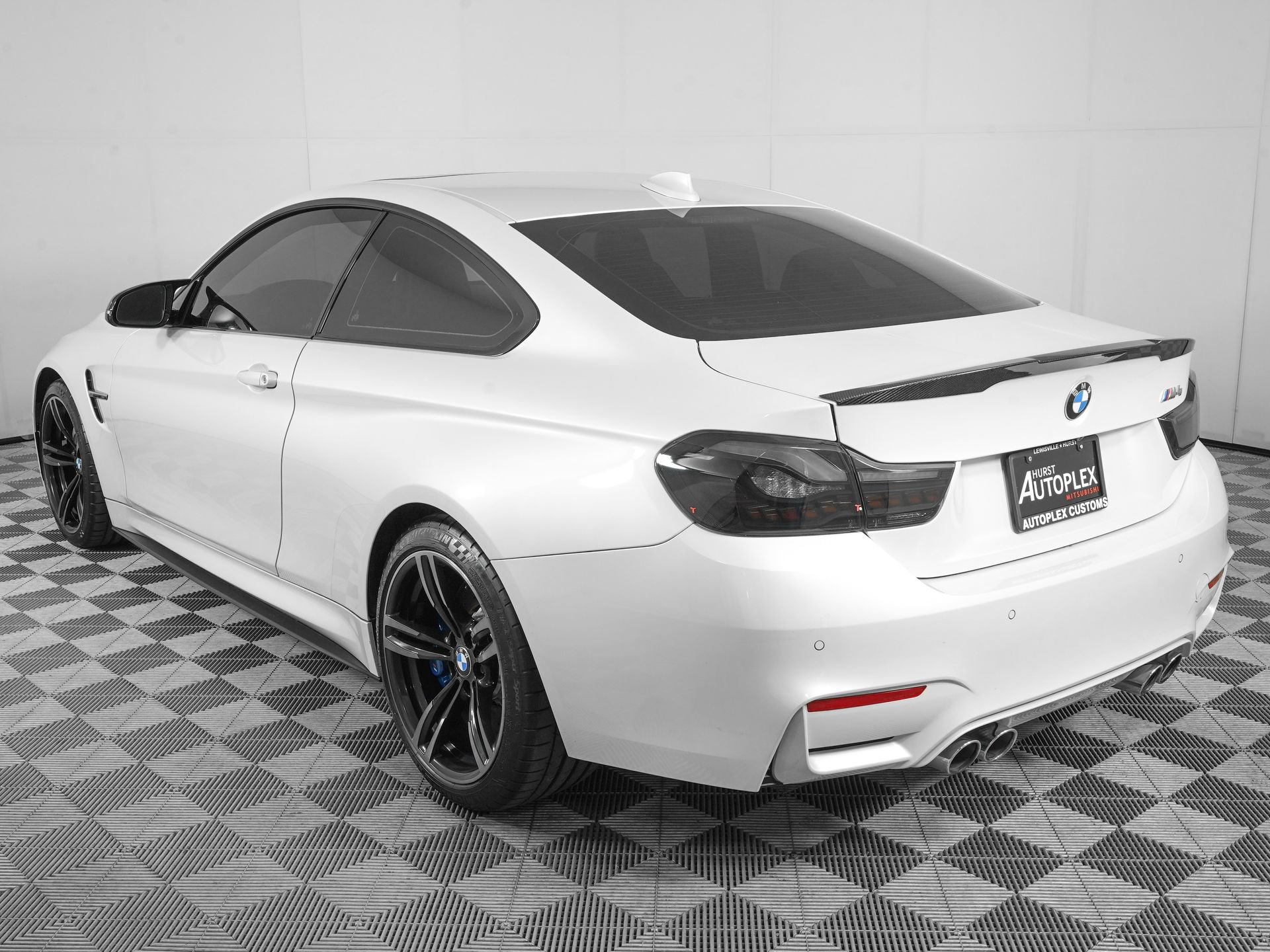 Used 2018 BMW M4 Coupe RWD image 6