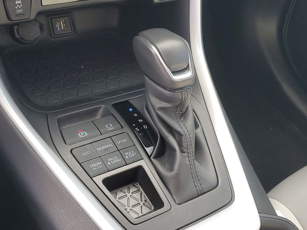 Used 2024 Toyota RAV4 XLE Premium image 15