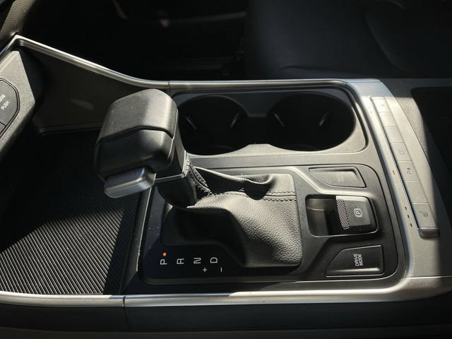 Used 2026 Kia Carnival FWD image 20