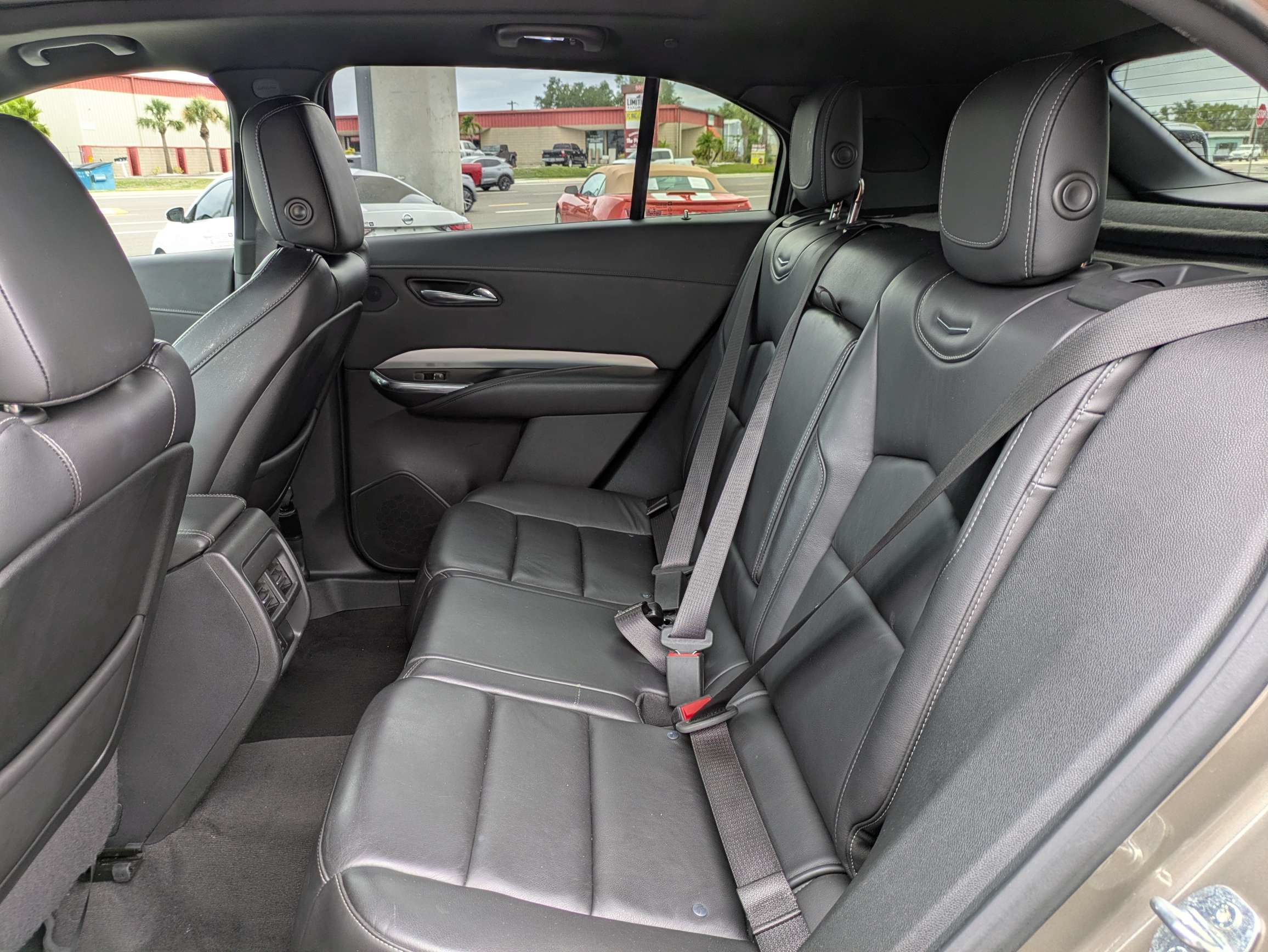 Used 2020 Cadillac XT4 Premium Luxury w/ Driver Assist Package FWD image 15